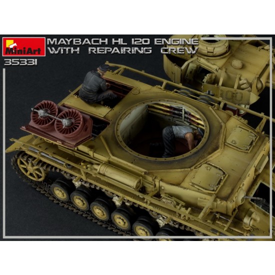 1/35 Maybach HL 120 Engine for Panzer III/IV Family w/Repair Crew 1/35 Maybach HL 120 Engine for Panzer III/IV Family w/Repair Crew