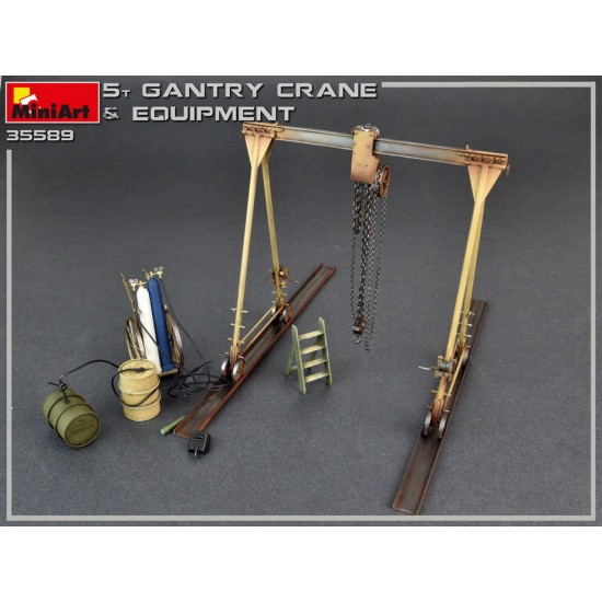 1/35 5 Ton Gantry Crane & Equipment 1/35 5 Ton Gantry Crane & Equipment