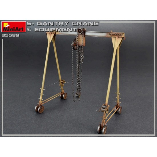 1/35 5 Ton Gantry Crane & Equipment 1/35 5 Ton Gantry Crane & Equipment