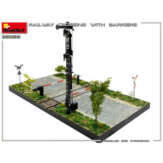 1/35 Railroad Crossing Base (L: 430mm, W: 265mm) 1/35 Railroad Crossing Base (L: 430mm, W: 265mm)