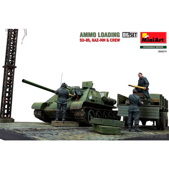 1/35 WWII Ammo Loading Scene: Su-85, Gaz-MM and Crew 1/35 WWII Ammo Loading Scene: Su-85, Gaz-MM and Crew