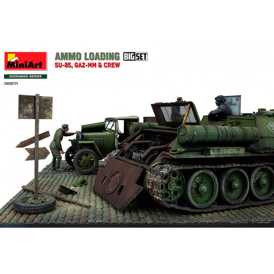 1/35 WWII Ammo Loading Scene: Su-85, Gaz-MM and Crew 1/35 WWII Ammo Loading Scene: Su-85, Gaz-MM and Crew