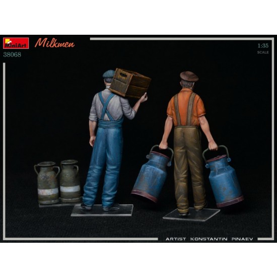 1/35 Milkmen (2 figures & cans) 1/35 Milkmen (2 figures & cans)