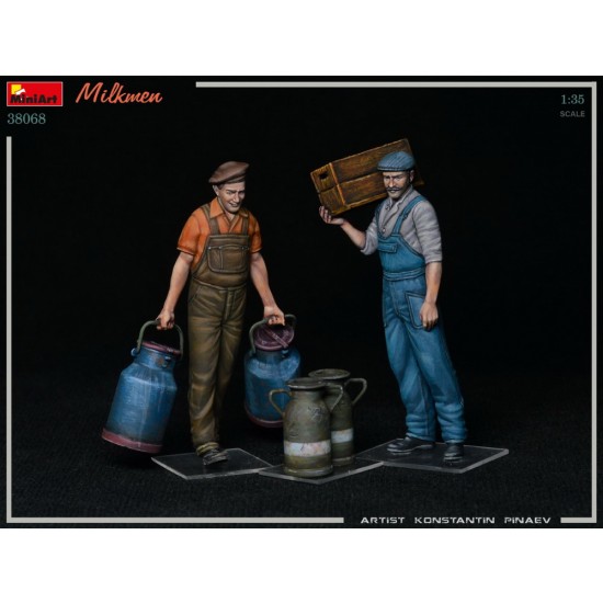 1/35 Milkmen (2 figures & cans) 1/35 Milkmen (2 figures & cans)