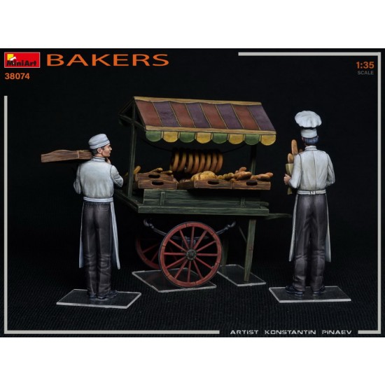 1/35 Bakers: 2 Figures, Wooden Crates w/Bakery Products 1/35 Bakers: 2 Figures, Wooden Crates w/Bakery Products
