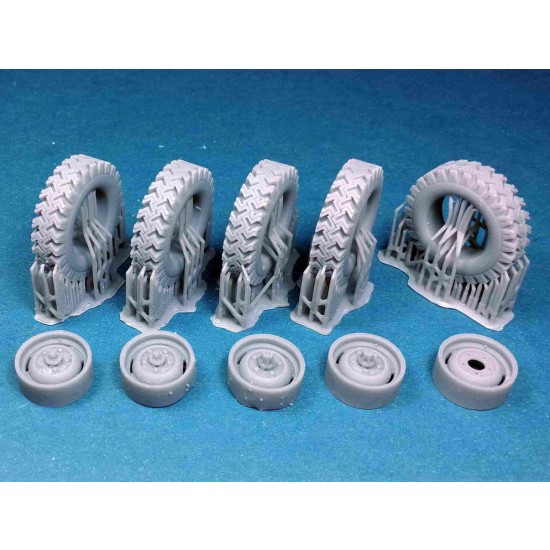 1/24 Land Rover Deestone Wheels with Hub for Revell kits