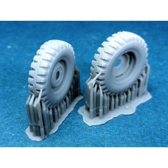 1/35 Land Rover 7.50 NATO Spare Wheels (2pcs) for Italeri kits 1/35 Land Rover 7.50 NATO Spare Wheels (2pcs) for Italeri kits