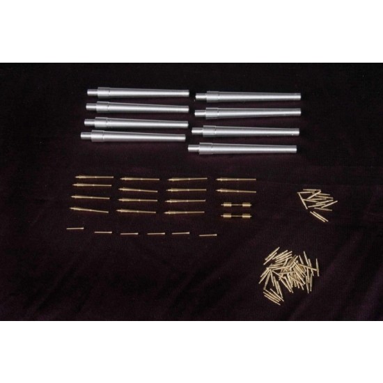 1/200 HMS Hood Deluxe Pack Detail Set with Wooden Deck for Trumpeter kit 1/200 HMS Hood Deluxe Pack Detail Set with Wooden Deck for Trumpeter kit
