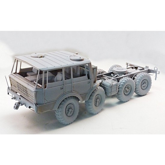 1/35 Tatra 813 Kolos Heavy Truck 1/35 Tatra 813 Kolos Heavy Truck