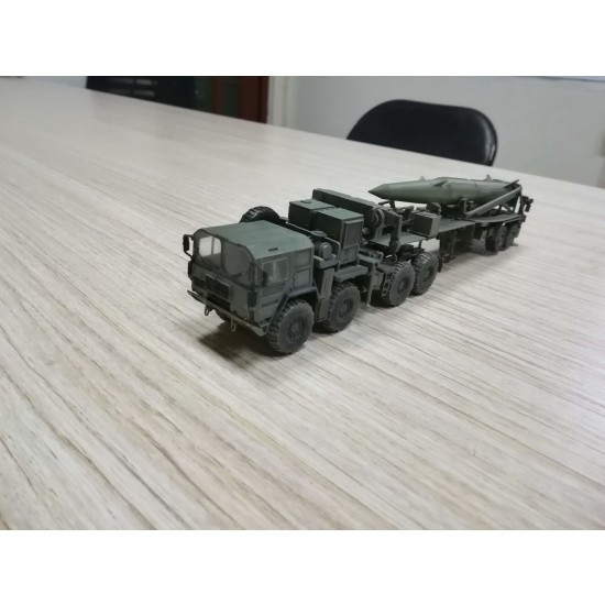 1/72 US M1001 Tractor & Pershing II Tactical Missile 1988