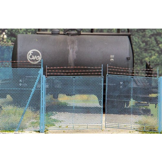 1/72 Chain Mesh Gates (2pcs) & High Fence (length: 86mm)