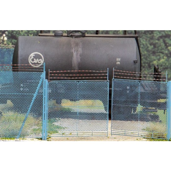 1/72 Chain Mesh Gates (2pcs) & High Fence (length: 86mm) 1/72 Chain Mesh Gates (2pcs) & High Fence (length: 86mm)