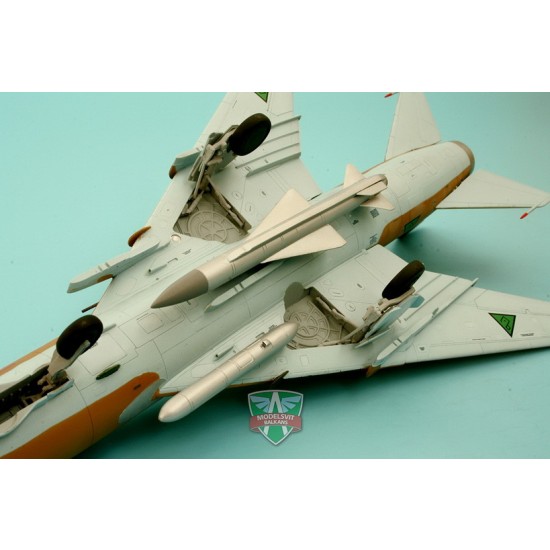 1/72 Sukhoi Su-20 with Kh-28 Missile 1/72 Sukhoi Su-20 with Kh-28 Missile