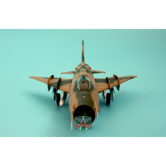 1/72 Sukhoi Su-20 with Kh-28 Missile 1/72 Sukhoi Su-20 with Kh-28 Missile