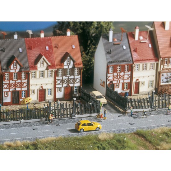 HO Scale Residential Fence (Length: 840mm, Height: 31mm) HO Scale Residential Fence (Length: 840mm, Height: 31mm)