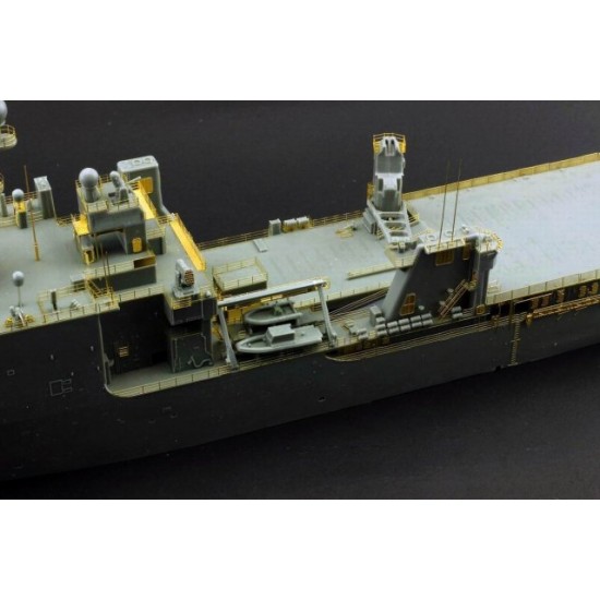 1/350 USS Harpers Ferry (LSD-49) Dock Landing Ship (Complete Resin kit) 1/350 USS Harpers Ferry (LSD-49) Dock Landing Ship (Complete Resin kit)