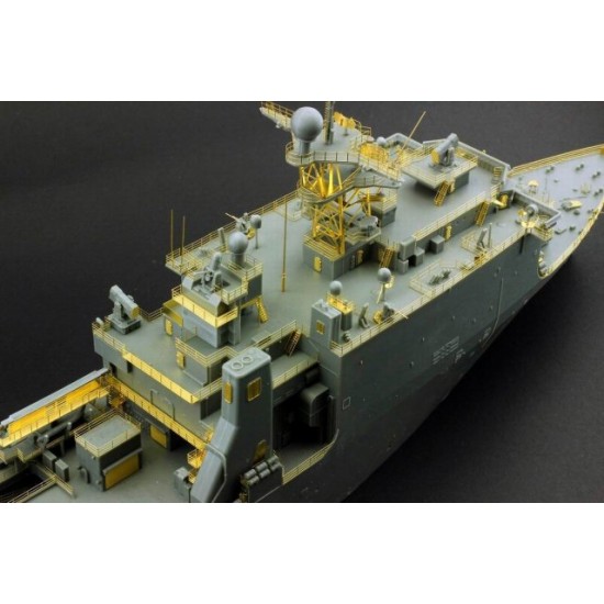 1/350 USS Harpers Ferry (LSD-49) Dock Landing Ship (Complete Resin kit) 1/350 USS Harpers Ferry (LSD-49) Dock Landing Ship (Complete Resin kit)