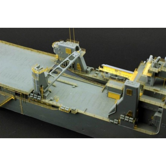 1/350 USS Harpers Ferry (LSD-49) Dock Landing Ship (Complete Resin kit) 1/350 USS Harpers Ferry (LSD-49) Dock Landing Ship (Complete Resin kit)