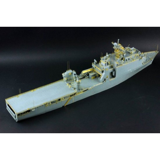 1/350 USS Harpers Ferry (LSD-49) Dock Landing Ship (Complete Resin kit) 1/350 USS Harpers Ferry (LSD-49) Dock Landing Ship (Complete Resin kit)