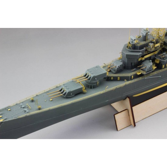 1/700 USS Boston CAG1 - Complete Resin Kit 1/700 USS Boston CAG1 - Complete Resin Kit