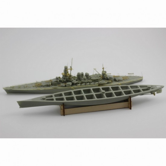 1/700 Italian Battleship Caio Duilio 1941 Complete resin kit 1/700 Italian Battleship Caio Duilio 1941 Complete resin kit