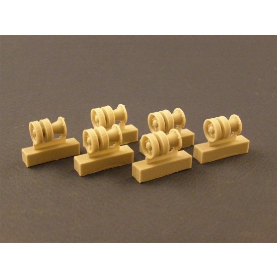 1/35 Burn out Return Rollers for WWII Soviet KV-I/II Tanks (6pcs) 1/35 Burn out Return Rollers for WWII Soviet KV-I/II Tanks (6pcs)