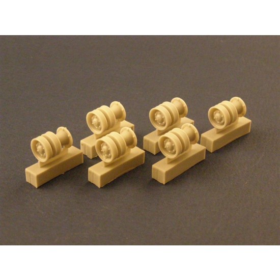 1/35 Burn out Return Rollers for WWII Soviet KV-I/II Tanks (6pcs) 1/35 Burn out Return Rollers for WWII Soviet KV-I/II Tanks (6pcs)