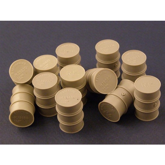 1/35 WWII Italian Fuel Drums (200L) (12pcs) 1/35 WWII Italian Fuel Drums (200L) (12pcs)