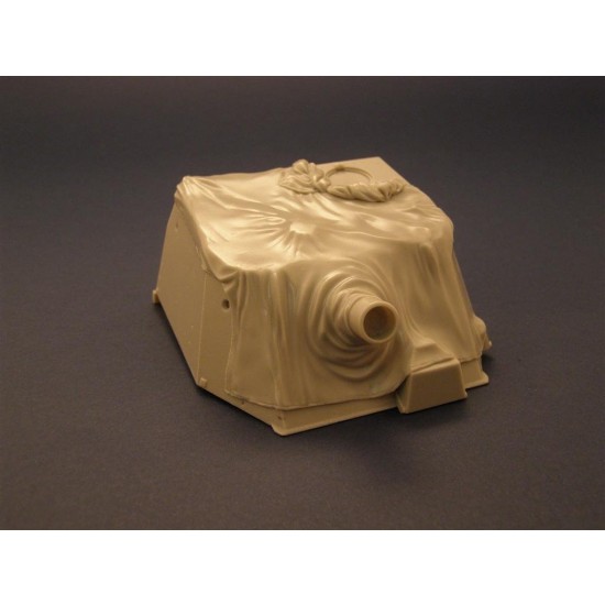 1/35 German Sturmpanzer IV Brummbar with Canvas Cover 1/35 German Sturmpanzer IV Brummbar with Canvas Cover