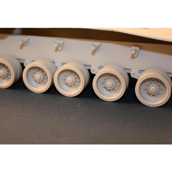 1/35 Wheels for Soviet MBT T-80 (12pcs) 1/35 Wheels for Soviet MBT T-80 (12pcs)