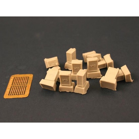 1/35 2-Gallon British POW Canisters (12pcs) 1/35 2-Gallon British POW Canisters (12pcs)