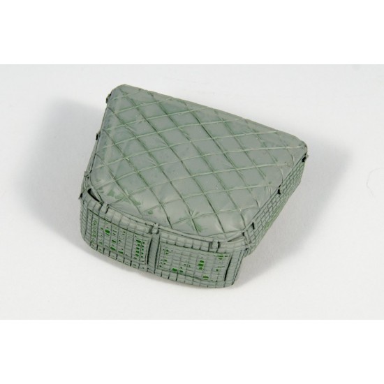 1/35 ZIL-131 Engine Deck with Canvas Cover 1/35 ZIL-131 Engine Deck with Canvas Cover