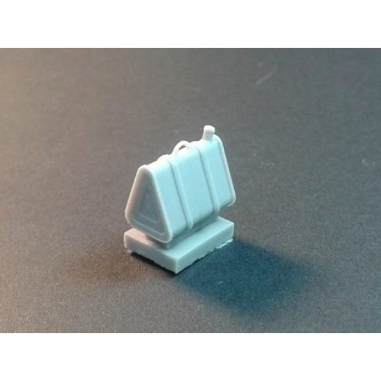 1/35 WWII German 20L Triangular Canisters (12pcs) 1/35 WWII German 20L Triangular Canisters (12pcs)