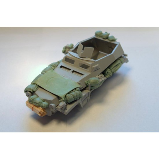 1/35 German SdKfz 250 Alt Stowage Set 1/35 German SdKfz 250 Alt Stowage Set
