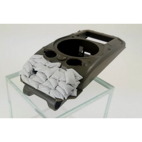 1/35 Sandbags Armour for M4A1 Sherman Large Hatch 1/35 Sandbags Armour for M4A1 Sherman Large Hatch