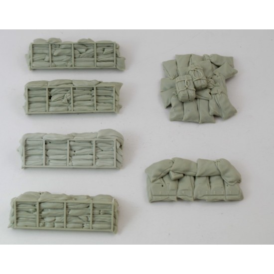1/35 Ukrainian BTR-82A Armoured Personnel Carrier Sandbags Armour 1/35 Ukrainian BTR-82A Armoured Personnel Carrier Sandbags Armour