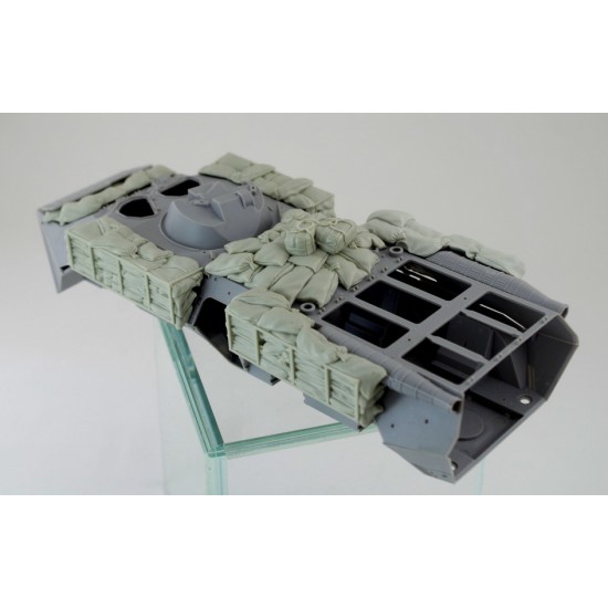 1/35 Ukrainian BTR-82A Armoured Personnel Carrier Sandbags Armour 1/35 Ukrainian BTR-82A Armoured Personnel Carrier Sandbags Armour