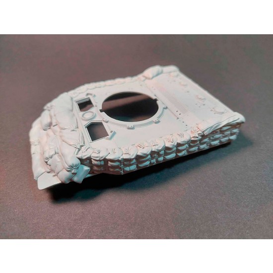 1/35 Stuart M5 Hull with a Frame with Sandbags Armour 1/35 Stuart M5 Hull with a Frame with Sandbags Armour