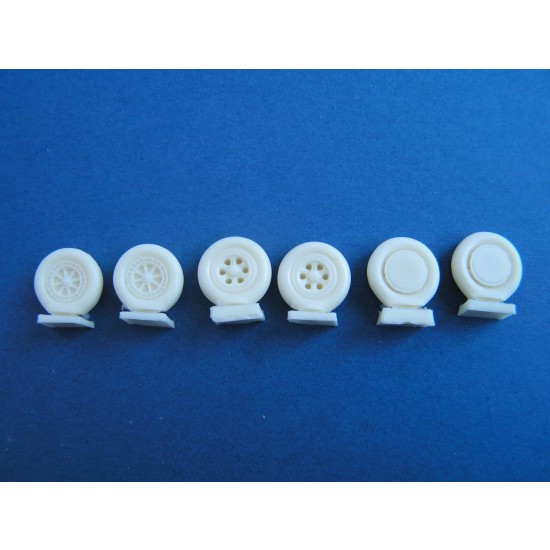 1/72 Republic P-47D Thunderbolt Weighted Wheels (3 pairs, 3 different types) 1/72 Republic P-47D Thunderbolt Weighted Wheels (3 pairs, 3 different types)