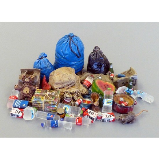 1/35 Trash (Resin+Decals) 1/35 Trash (Resin+Decals)