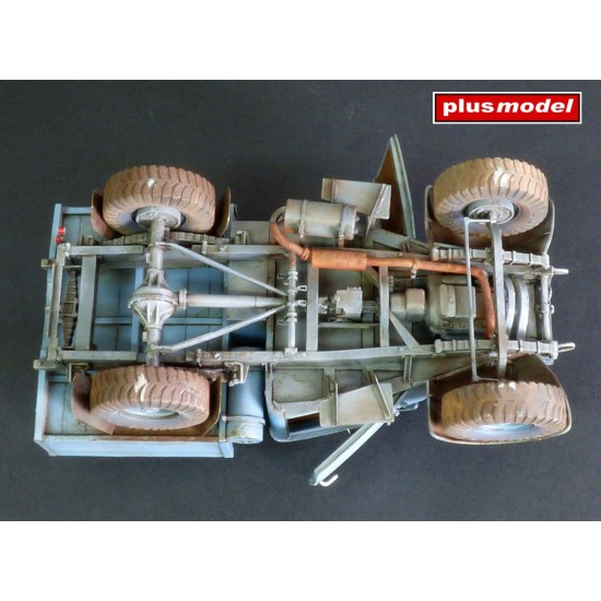 1/35 WWII British Ford WOT3 Tractor 1/35 WWII British Ford WOT3 Tractor