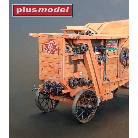 1/35 Grain Tresher 1/35 Grain Tresher