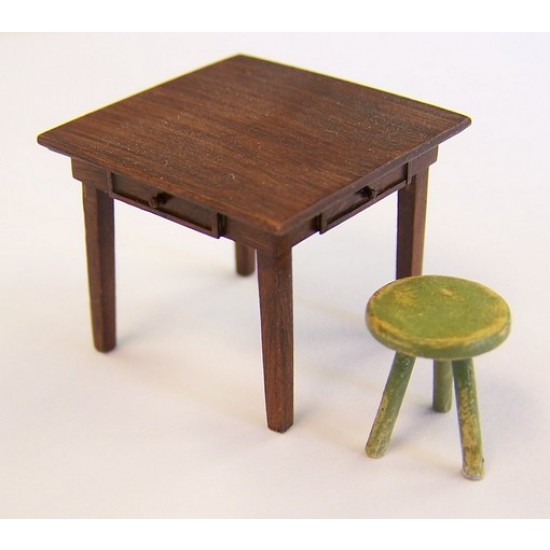 1/35 Table and Seat 1/35 Table and Seat