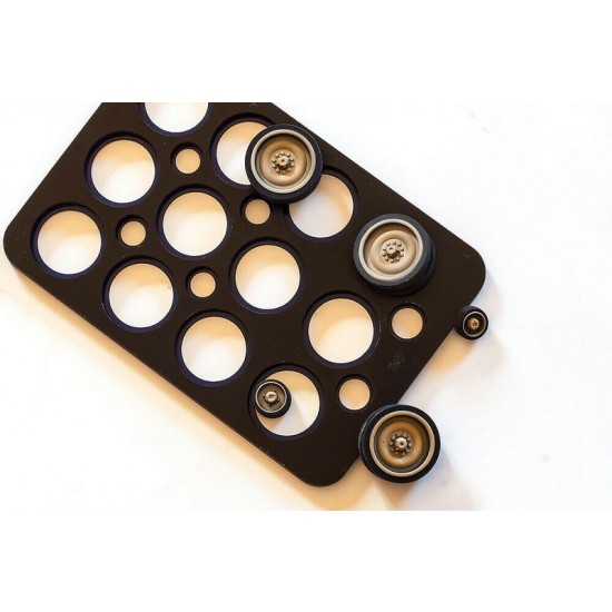 1/35 M3 Bradley Wheel Masking for Orochi kit #IM001/IM002 1/35 M3 Bradley Wheel Masking for Orochi kit #IM001/IM002