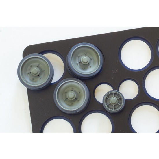 1/35 Cromwell Wheel Masking for Airfix kits #1373 #1374 1/35 Cromwell Wheel Masking for Airfix kits #1373 #1374
