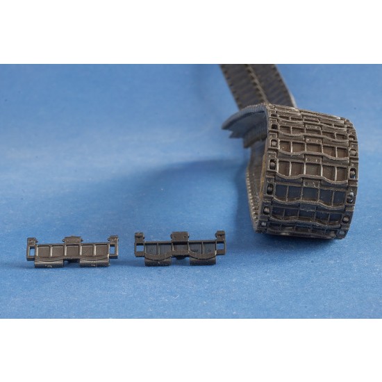1/35 Tracks for US M4 Sherman, SP Gun M40 (GMC); HVSS suspension Type T66 1/35 Tracks for US M4 Sherman, SP Gun M40 (GMC); HVSS suspension Type T66