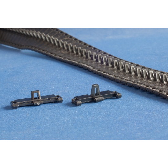 1/35 Tracks for US M4 Sherman, SP Gun M40 (GMC); HVSS suspension Type T66 1/35 Tracks for US M4 Sherman, SP Gun M40 (GMC); HVSS suspension Type T66