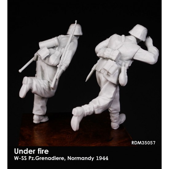 1/35 Under Fire W-SS Pz.Grenadier, Normandy 1944 1/35 Under Fire W-SS Pz.Grenadier, Normandy 1944