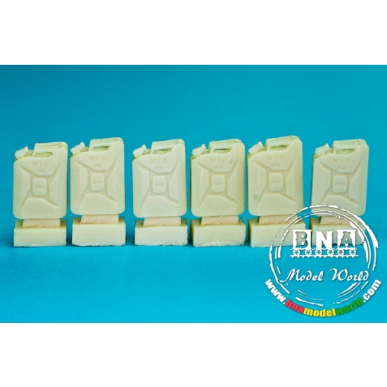 1/35 US Army 5 Gallon Tanks Type 1 (6pcs) 1/35 US Army 5 Gallon Tanks Type 1 (6pcs)
