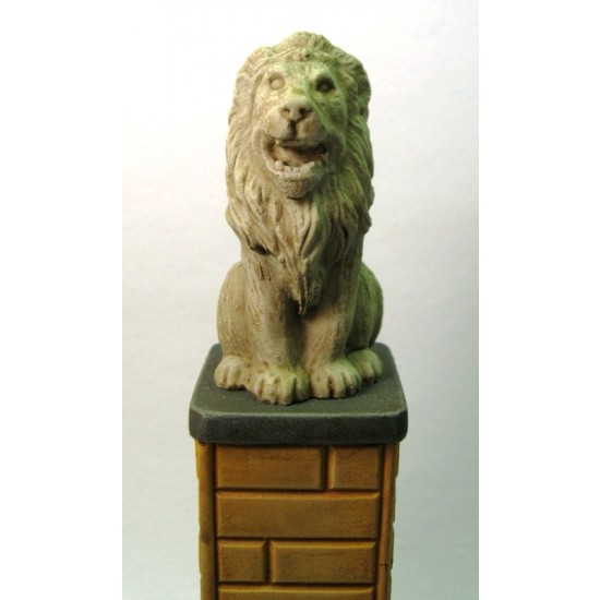 1/35 Pillar with Lion